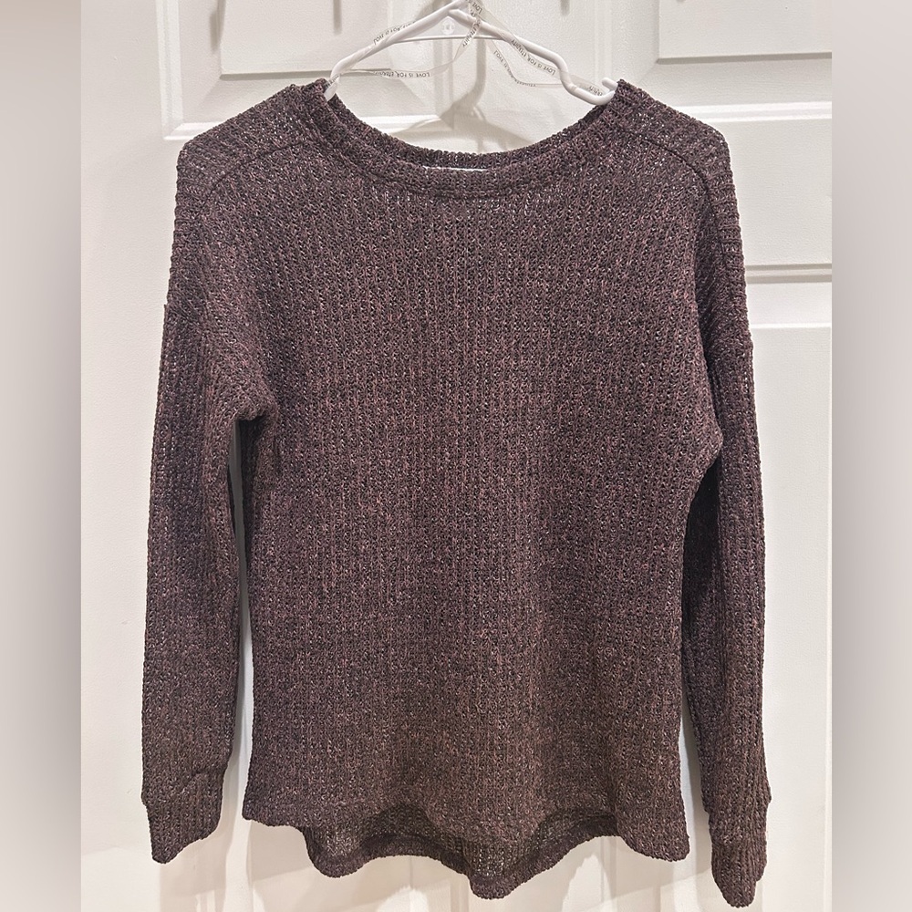 Elegant Women's Crew Neck Sweater - Maroon